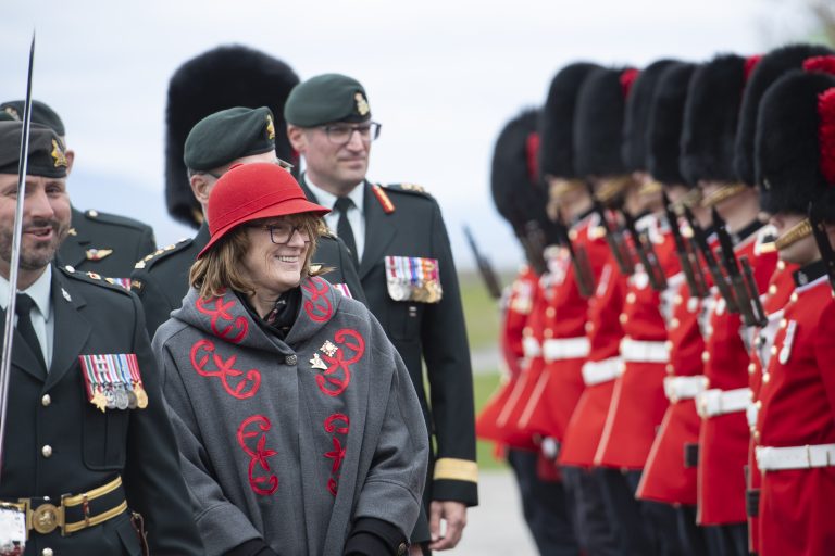 Cérémonie officielle de consécration et présentation des nouveaux drapeaux du 2e Bataillon du Royal 22e Régiment consécration drapeaux 2e r22er