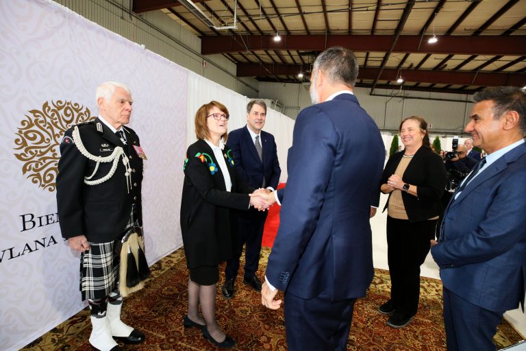La lieutenante-gouverneure accueille Son Altesse l'Aga Khan en sol québécois 260326 aga khan v dorval 033